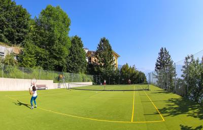 Surval-Tennis-Court